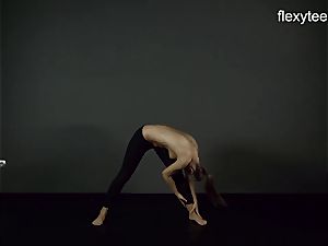 FlexyTeens - Zina showcases nimble bare body