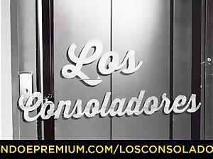 LOS CONSOLADORES - molten honies instruct hookup with executive